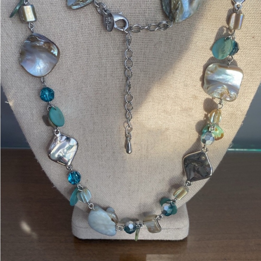 Lia Sophia 44 to 46” Long BoHo Shell And Glass Necklace Layered Statement Piece - Picture 4 of 7